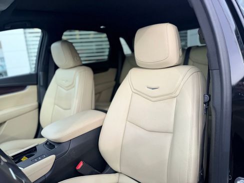 Used 2018 Cadillac XT5 Luxury image 11