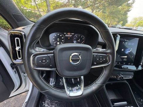 Used 2019 Volvo XC40 T5 R-Design AWD/4WD image 28