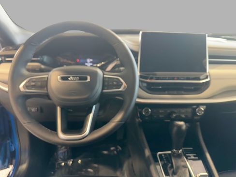 Used 2025 Jeep Compass Limited AWD/4WD image 29