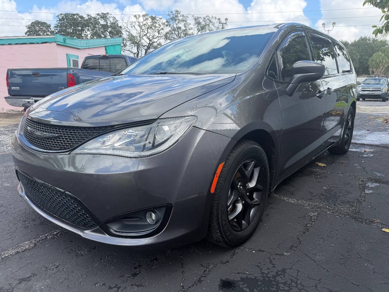 Used 2020 Chrysler Pacifica Touring w/ S Appearance Package FWD image 14