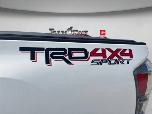 Used 2020 Toyota Tacoma TRD Sport AWD/4WD image 32