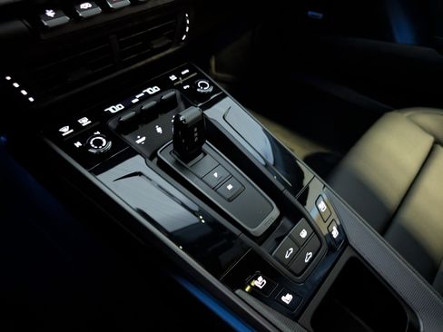 Used 2025 Porsche 911 Carrera image 44