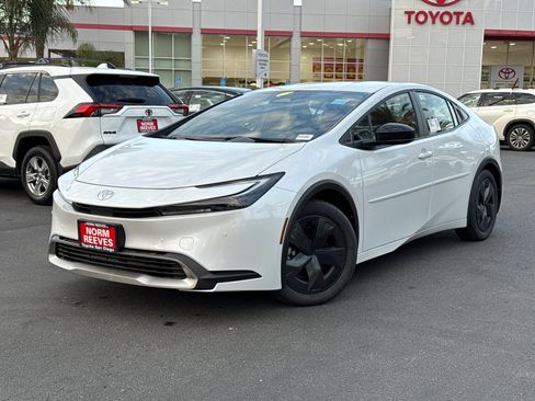 New 2026 Toyota Prius Plug-In Hybrid image 2