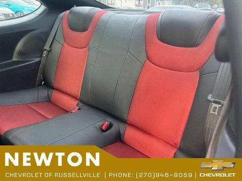 Used 2012 Hyundai Genesis 3.8 RWD image 11