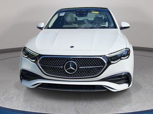 Used 2024 Mercedes-Benz E 350 4MATIC Sedan image 2