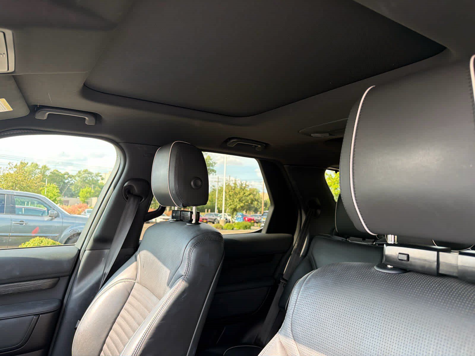 Used 2018 Land Rover Discovery HSE AWD/4WD image 10