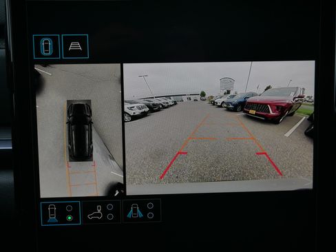 New 2026 GMC Terrain AT4 w/ Technology Package II AWD/4WD image 10