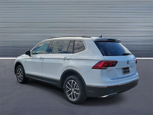 Used 2020 Volkswagen Tiguan SE image 4