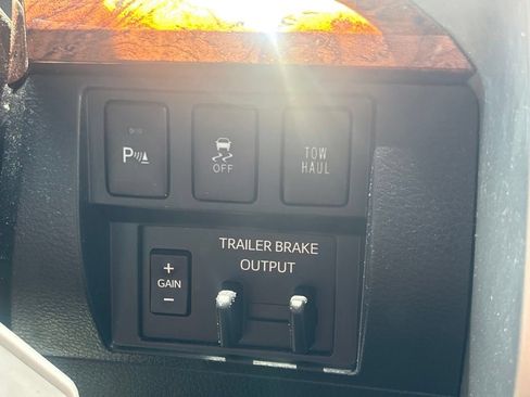 Used 2018 Toyota Tundra 1794 Edition AWD/4WD image 19