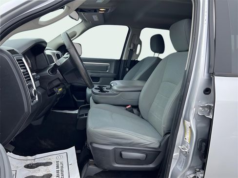 Used 2017 RAM 2500 SLT image 10