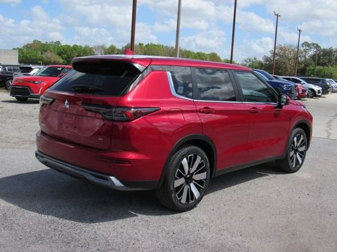 New 2026 Mitsubishi Outlander SE FWD image 3