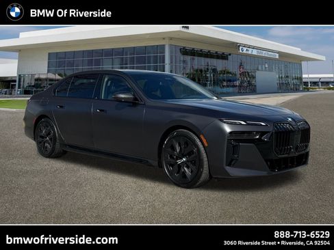Used 2025 BMW 760i xDrive w/ Premium Package image 1