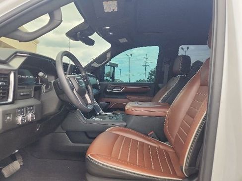 Used 2024 GMC Sierra 3500 Denali Ultimate AWD/4WD image 2