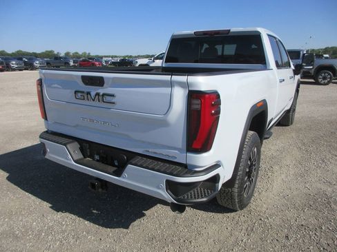 New 2026 GMC Sierra 2500 Denali Ultimate AWD/4WD image 5