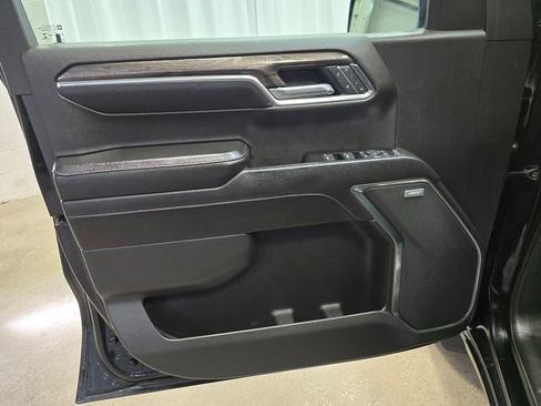 Used 2022 Chevrolet Silverado 1500 LTZ w/ LTZ Premium Package image 17