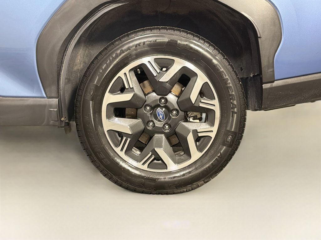 Used 2025 Subaru Forester Premium AWD/4WD image 31