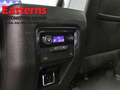 Used 2025 Chevrolet Suburban Z71 AWD/4WD image 24