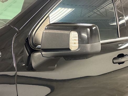 Used 2021 Chevrolet Silverado 1500 High Country w/ Technology Package AWD/4WD image 12