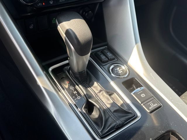 Used 2024 Mitsubishi Eclipse Cross AWD image 16