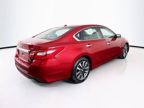 Used 2017 Nissan Altima 2.5 SV FWD image 11