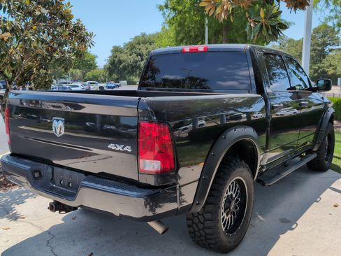 Used 2018 RAM 1500 Express AWD/4WD image 10