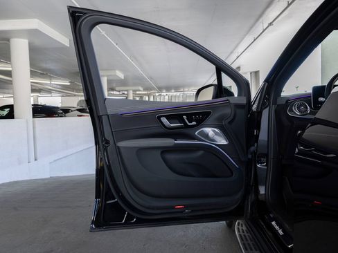 Used 2023 Mercedes-Benz EQS 450+ SUV image 12