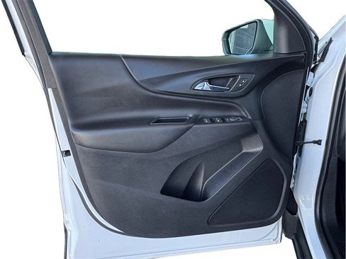 Used 2019 Chevrolet Equinox LT FWD image 17