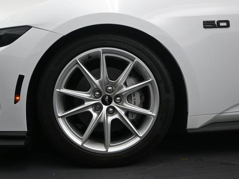 Used 2025 Ford Mustang GT RWD image 10