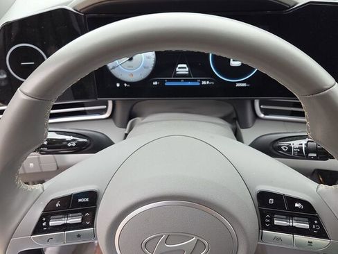 Used 2025 Hyundai Elantra SEL FWD image 22