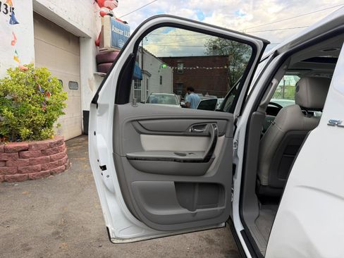 Used 2017 GMC Acadia Limited SLT image 29