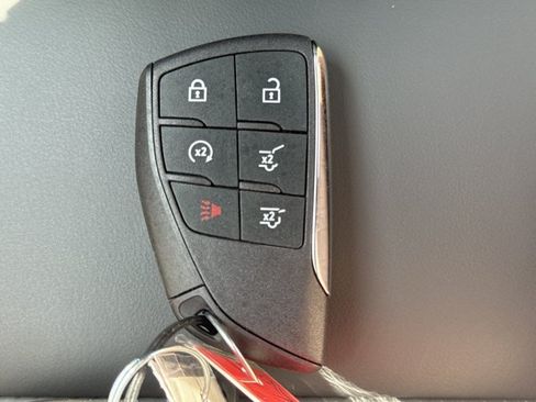 New 2026 GMC Yukon AT4 Ultimate w/ LPO, Floor Liner Package AWD/4WD image 28