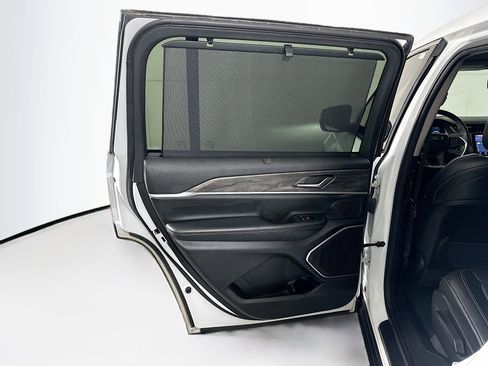 Used 2023 Jeep Grand Cherokee L Limited w/ Luxury Tech Group II image 27