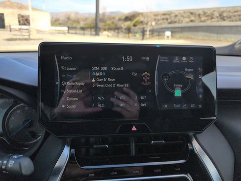 Used 2021 Toyota Venza XLE w/ Softex Package image 18