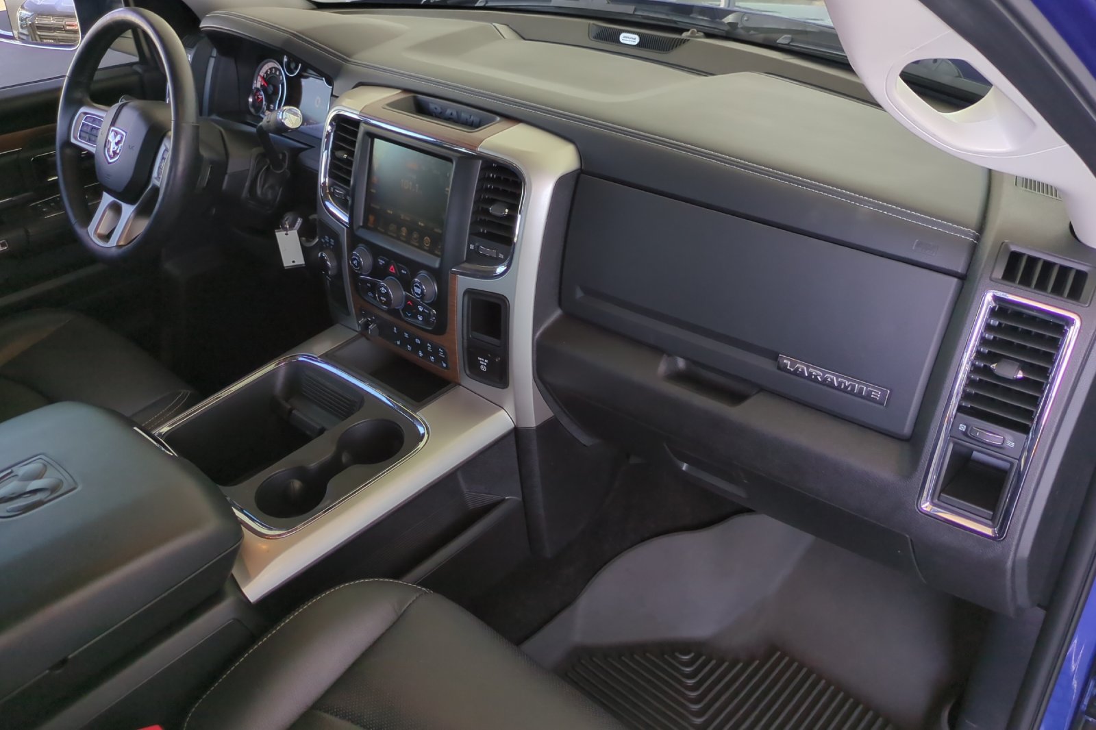 Used 2016 RAM 2500 Laramie w/ Protection Group AWD/4WD image 18