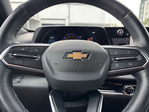 Used 2025 Chevrolet Equinox LT FWD image 30