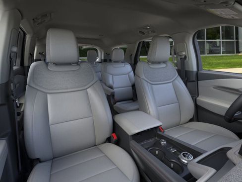 Used 2026 Ford Explorer Active w/ Active Comfort Package image 10