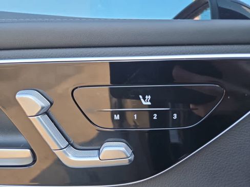 Used 2024 Mercedes-Benz GLC 300 4MATIC image 22