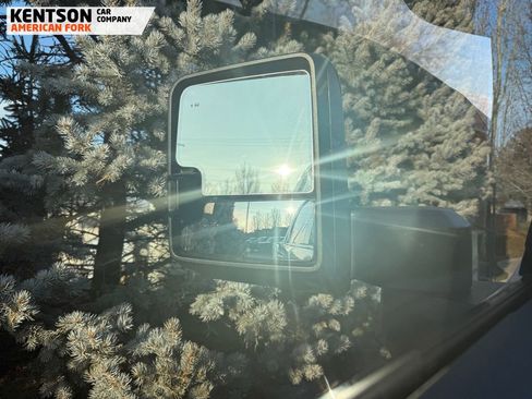 Used 2025 GMC Sierra 2500 AT4 image 24