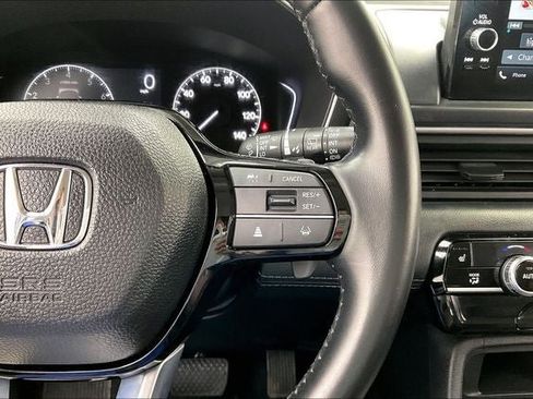 Used 2025 Honda Pilot EX-L image 23