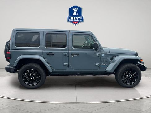 Used 2024 Jeep Wrangler Unlimited Sahara w/ Technology Group AWD/4WD image 39