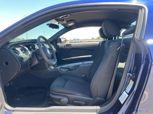 Used 2010 Ford Mustang GT RWD image 9