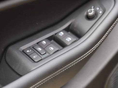 New 2025 Jeep Grand Cherokee L Altitude image 15