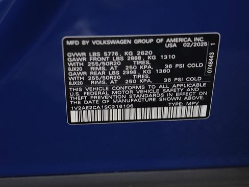 Used 2025 Volkswagen Atlas Cross Sport SEL R-Line image 23