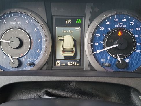 Used 2020 Toyota Sienna XLE image 10