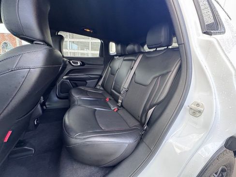 Used 2023 Jeep Compass Trailhawk AWD/4WD image 32