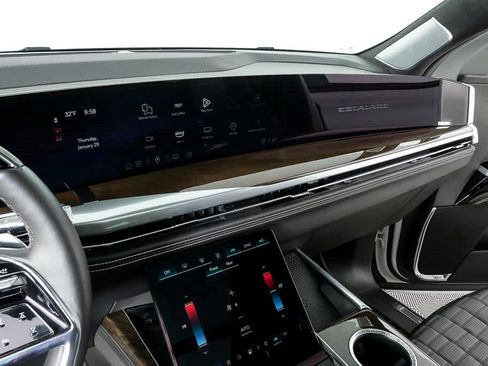 Certified 2025 Cadillac Escalade ESV Sport Platinum AWD/4WD image 13