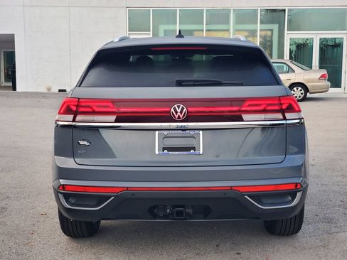 New 2026 Volkswagen Atlas Cross Sport SE FWD image 4