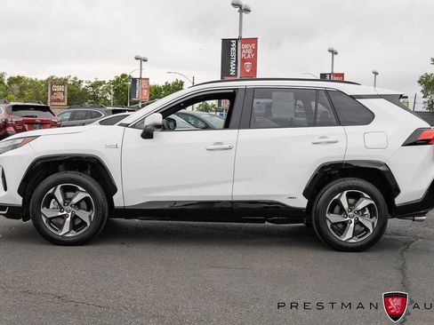 Used 2024 Toyota RAV4 SE w/ Weather & Moonroof Package AWD/4WD image 17