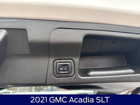 Used 2021 GMC Acadia SLT image 17