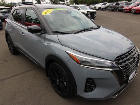 Used 2023 Nissan Kicks SR image 7